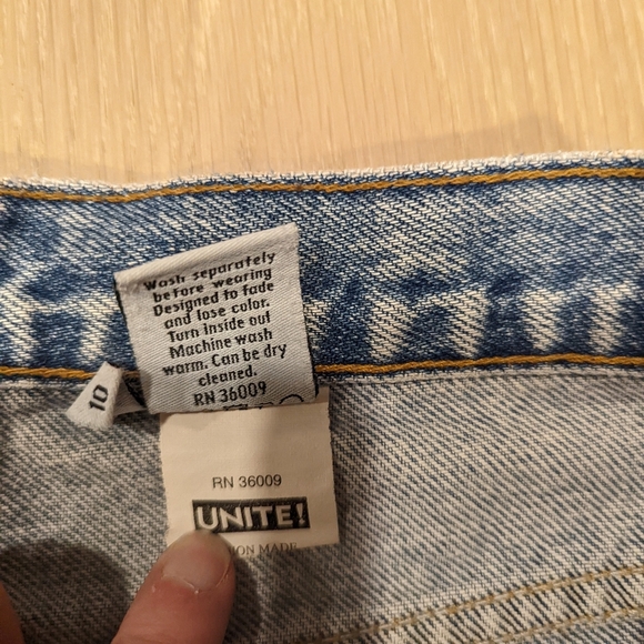 Vintage Calvin Klein cut offs - Picture 7 of 8